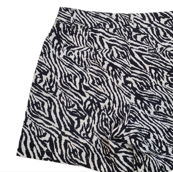 Jones New York sports stretch shorts - Picture 7 of 10